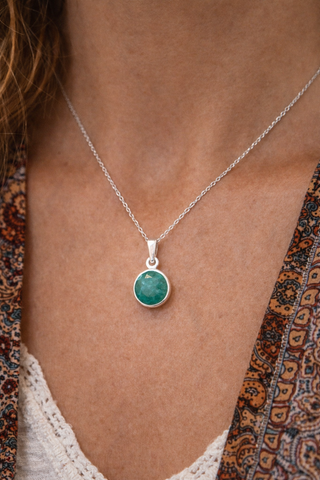Small Green Round Shaped EMERALD Sterling Silver 925 Gemstone Pendant